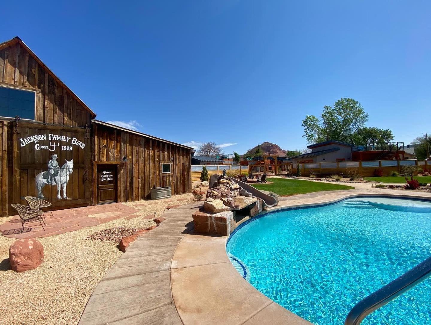 Timber & Tin F 2Bed 2Bath W Pool & Rooftop Deck Канаб Екстер'єр фото