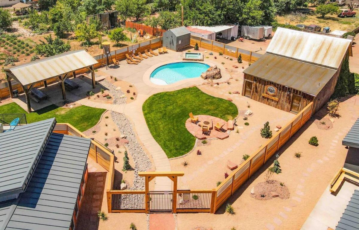 Timber & Tin F 2Bed 2Bath W Pool & Rooftop Deck Канаб Екстер'єр фото